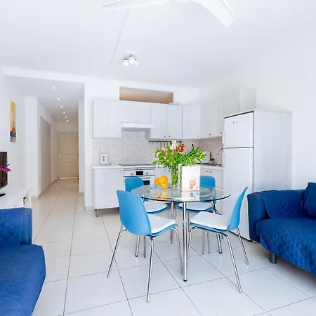 公寓 Two Bedrooms In 阿德耶